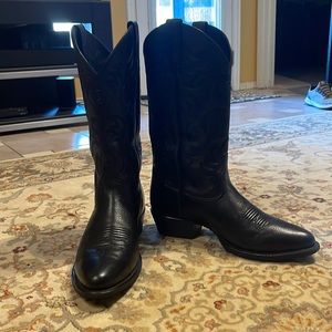barely worn men’s black cowboy boots